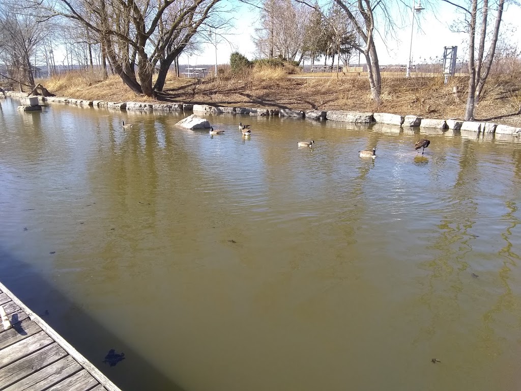 Leander Boat Club | 50 Leander Dr, Hamilton, ON L8L 8L1, Canada | Phone: (905) 527-7377