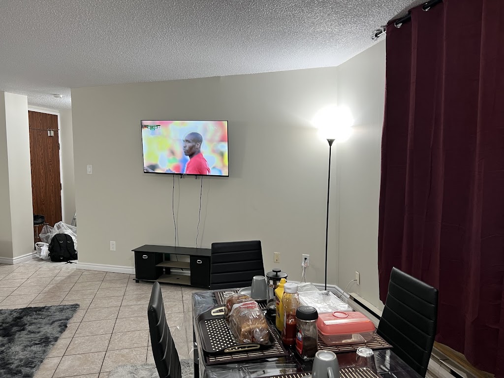 Business Room Club | 2020 Jasmine Crescent, Gloucester, ON K1J 8K5, Canada | Phone: (613) 701-2442