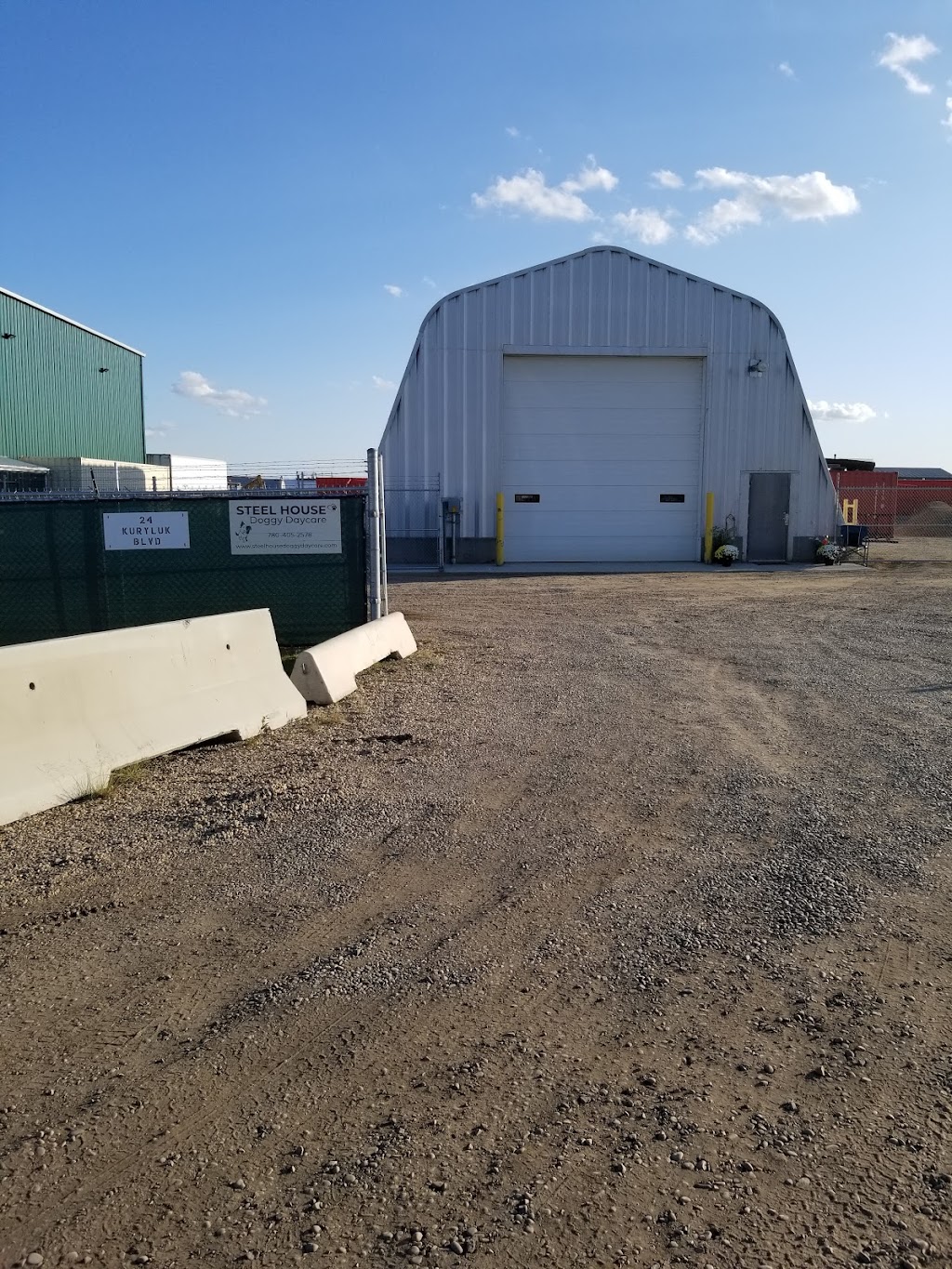 Steel House Doggy Daycare | 24 Kuryluk Blvd, Alberta T8T 0W2, Canada | Phone: (780) 405-2578