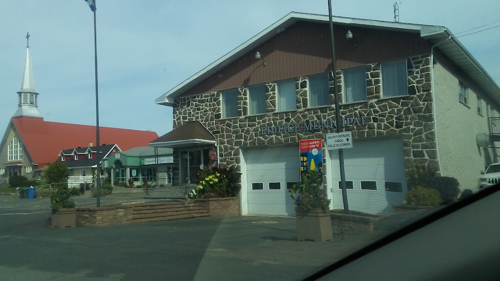 École Saint-Jean-De-Bégin | 108 Rue Tremblay, Bégin, QC G0V 1B0, Canada | Phone: (418) 672-4704