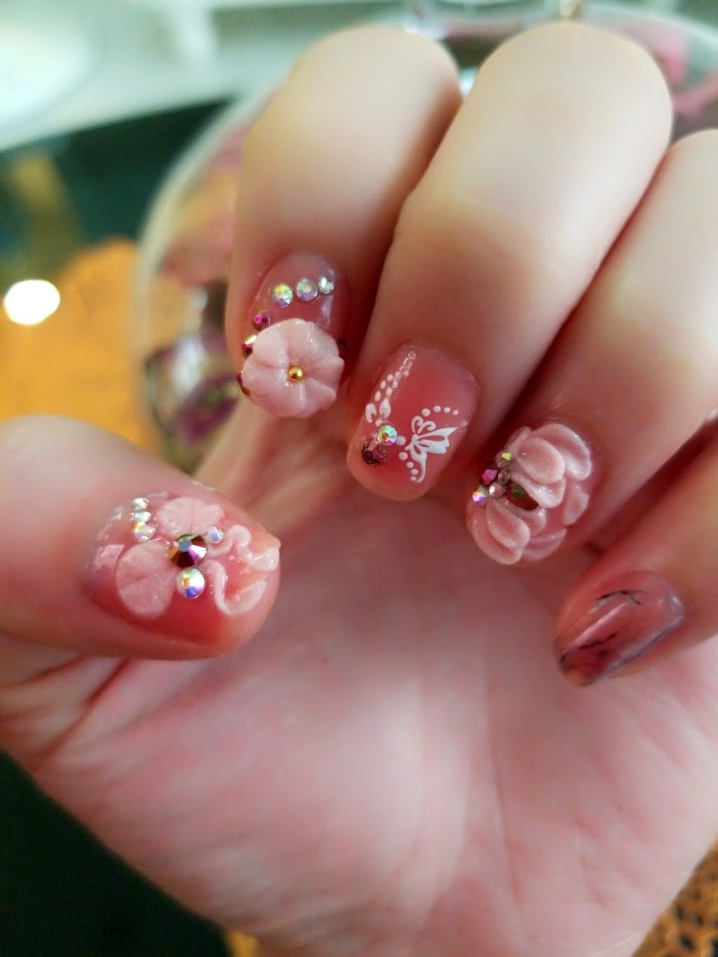 Deluxe Nails & Spa | 1077 N Service Rd #17, Mississauga, ON L4Y 1A5, Canada | Phone: (905) 306-9807