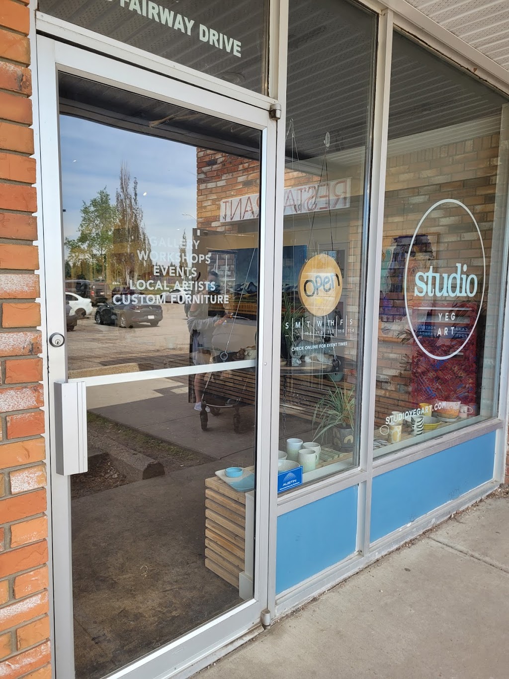 Studio YEG Art | 13b Fairway Dr NW, Edmonton, AB T6J 2S6, Canada | Phone: (587) 759-0989