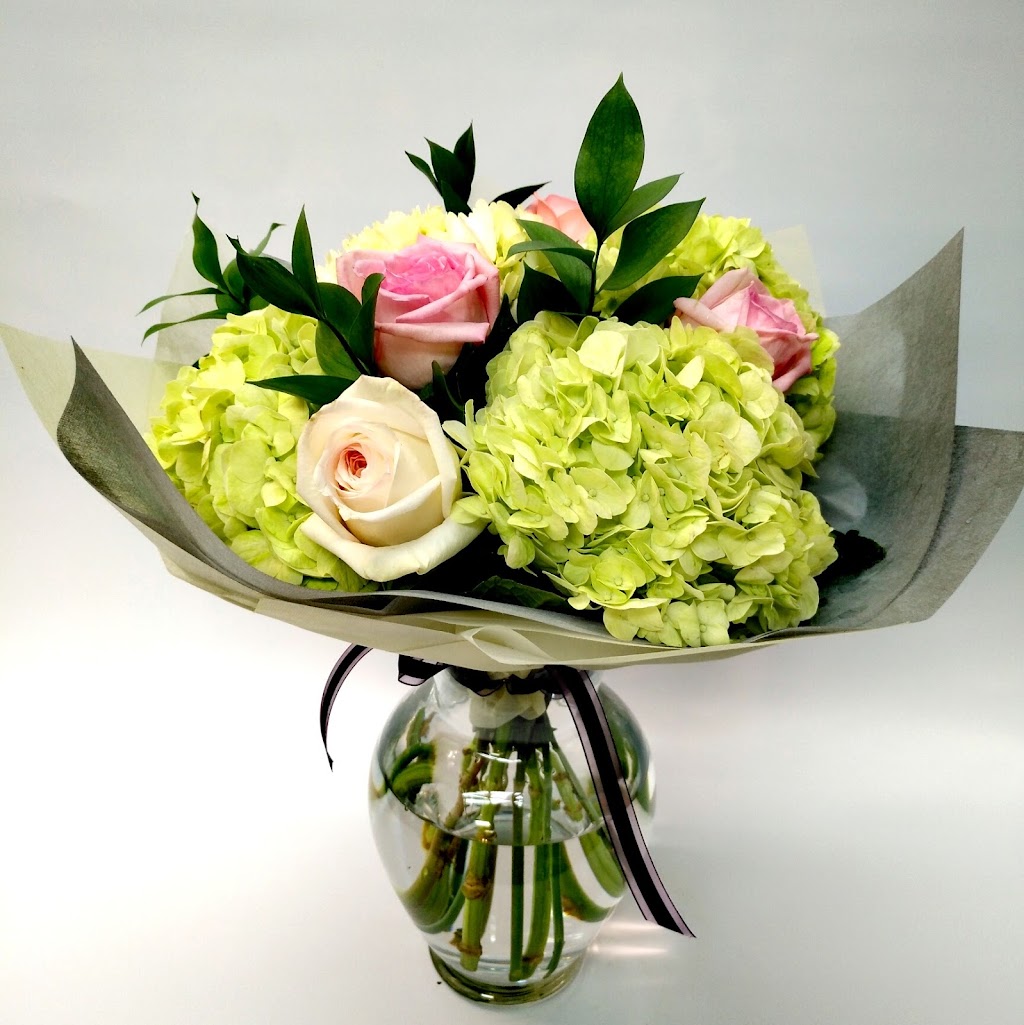Fleuriste Du Galeries Lachine | 2972 Rue Remembrance, Lachine, QC H8S 1X8, Canada | Phone: (514) 639-4596