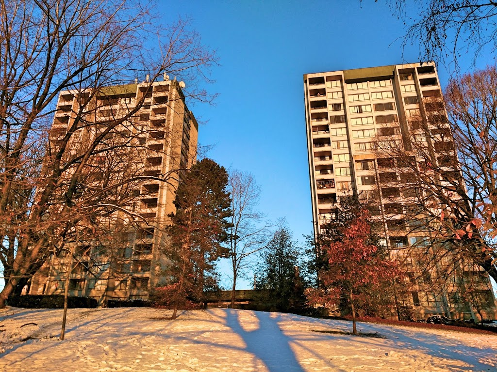 Skyline Towers | 120 Agnes St, New Westminster, BC V3L 5C8, Canada | Phone: (604) 525-2122