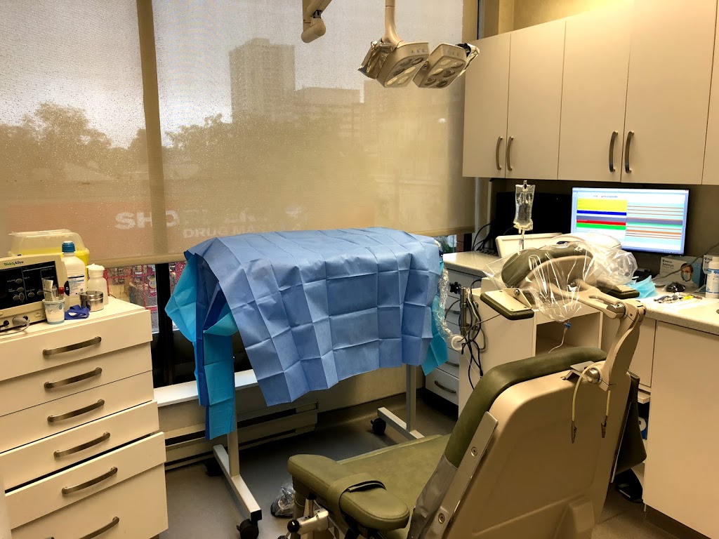 Eng R Oral & Maxillofacial Surg Dr | 1560 Yonge St, Toronto, ON M4T 2S9, Canada | Phone: (416) 921-7477