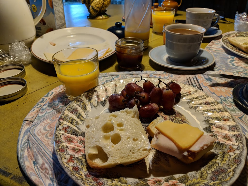 Morning Glory Guest House | 1035 Riverbank Dr, Cambridge, ON N3H 4R6, Canada | Phone: (519) 650-1042