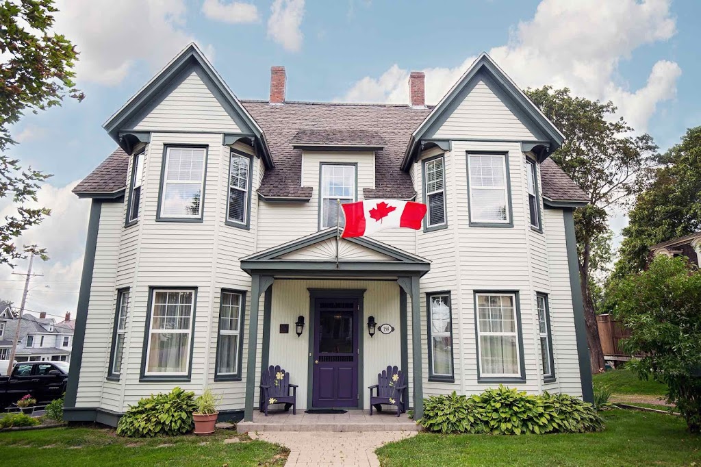 Browns Guest Home Bed & Breakfast | 158 Victoria St E, Amherst, NS B4H 1Y5, Canada | Phone: (902) 667-9769