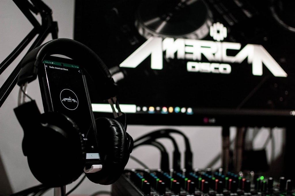 Radio American Disco | 7007 Islington Ave, Woodbridge, ON L4L 4T5, Canada | Phone: (416) 726-1887