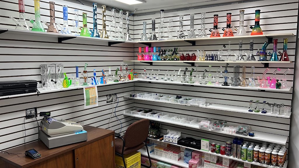 Vape Canco Duncan | 3300 Cowichan Lake Rd, Duncan, BC V9L 4C3, Canada | Phone: (778) 387-3120