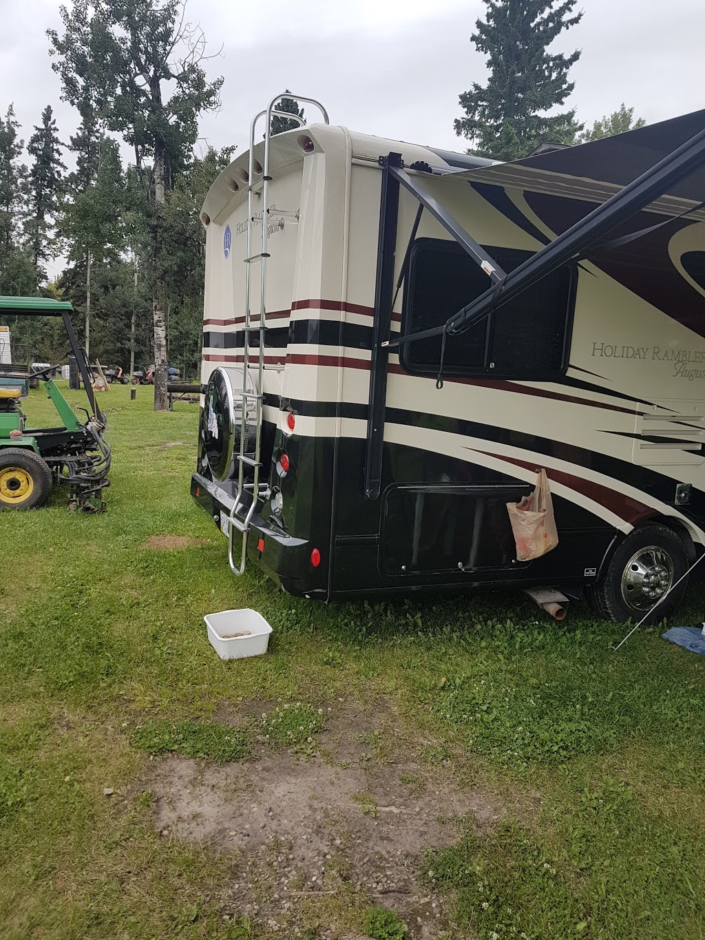 Whitewood RV Park | 53506 Range Rd 43, Lac Ste. Anne County, AB T0E 0J0, Canada | Phone: (780) 660-4653