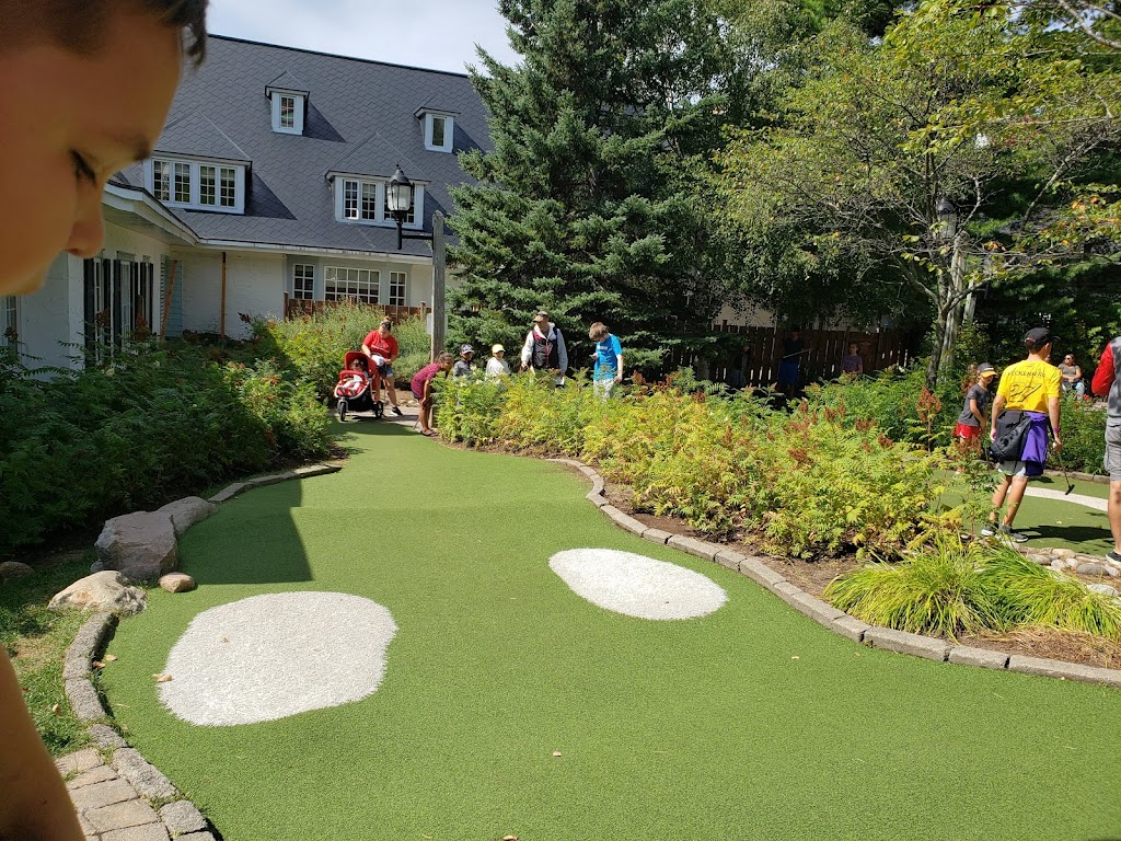 Mini-golf Le Petit Géant | 140 Chem. au Pied de la Montagne, Mont-Tremblant, QC J8E 3M2, Canada | Phone: (819) 681-3000