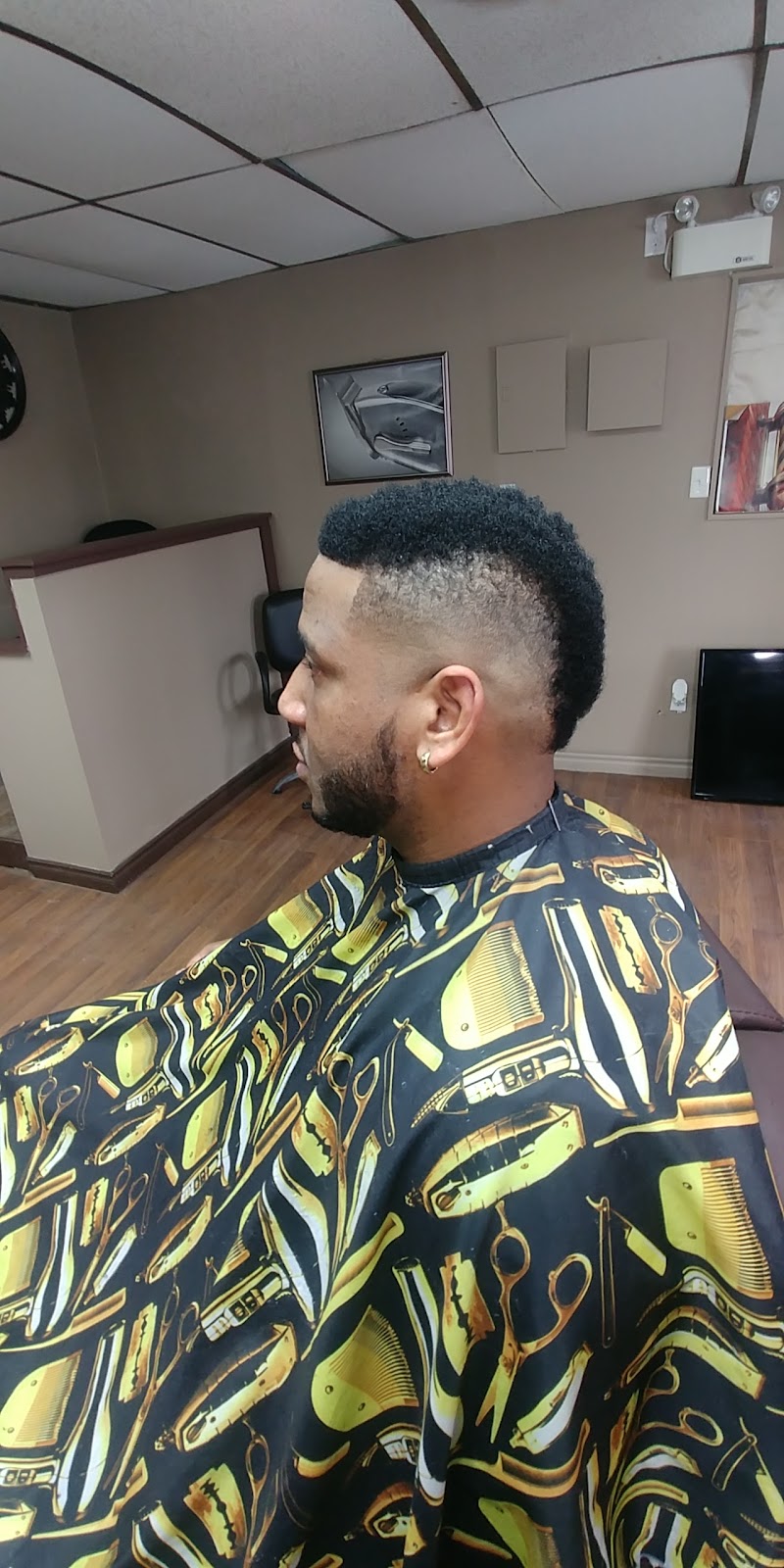 In the cuts barbershop | 725 Main St, Dartmouth, NS B2W 3T6, Canada | Phone: (902) 403-2950