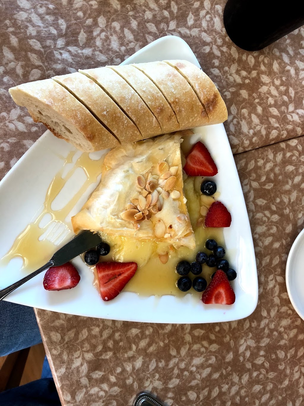 The Sackets Boathouse | 214 W Main St, Sackets Harbor, NY 13685, USA | Phone: (315) 646-2092