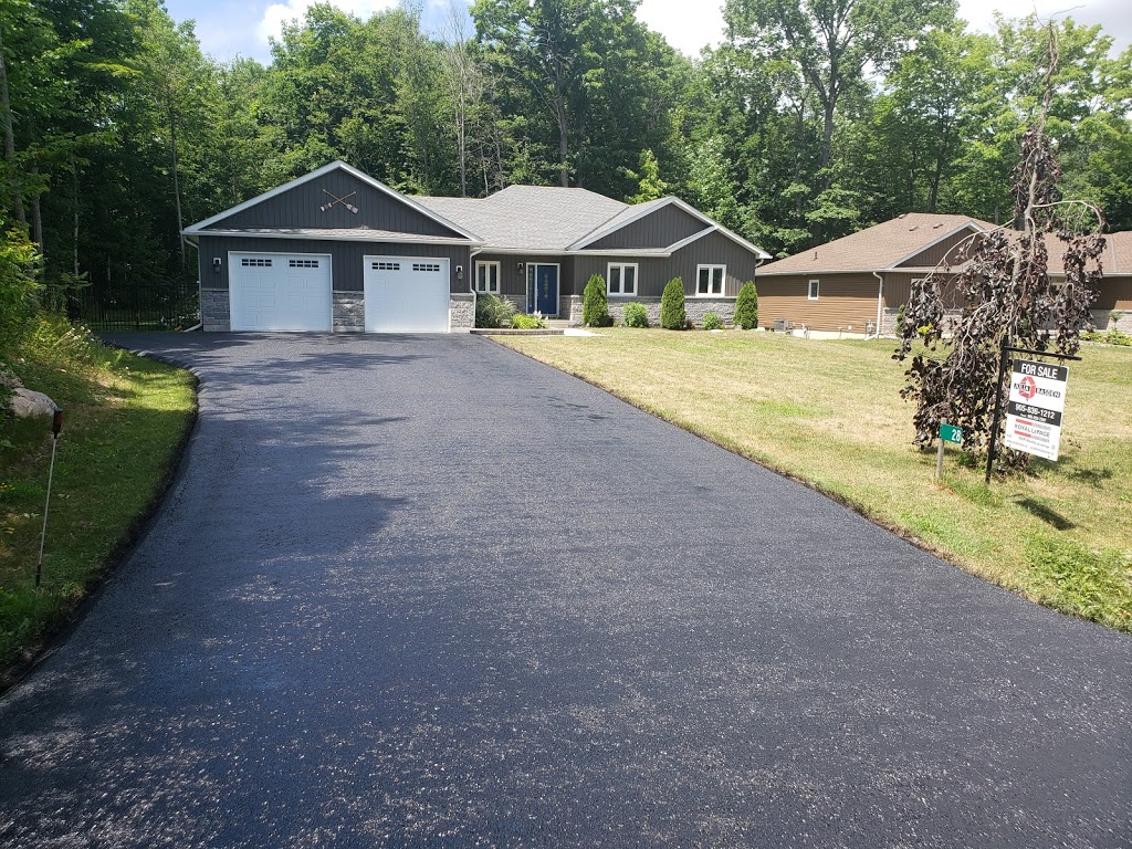 Black Dog Avenue | 1097 Carlyon Line, Orillia, ON L3V 6H4, Canada | Phone: (705) 325-0111
