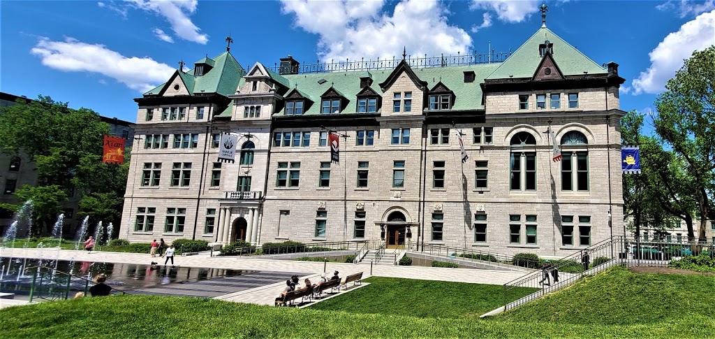 Place Champlain | 25 Rue du Marché-Champlain, Québec, QC G1K 4H2, Canada | Phone: (418) 692-4242