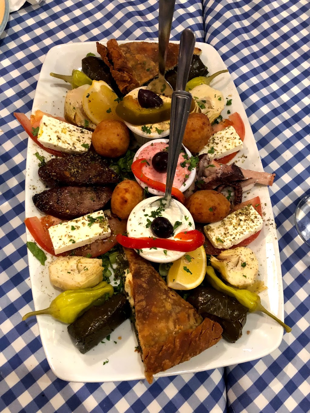 Christinas Cuisine | 4365 Boul Notre-Dame, Laval, QC H7W 1T3, Canada | Phone: (450) 934-8462