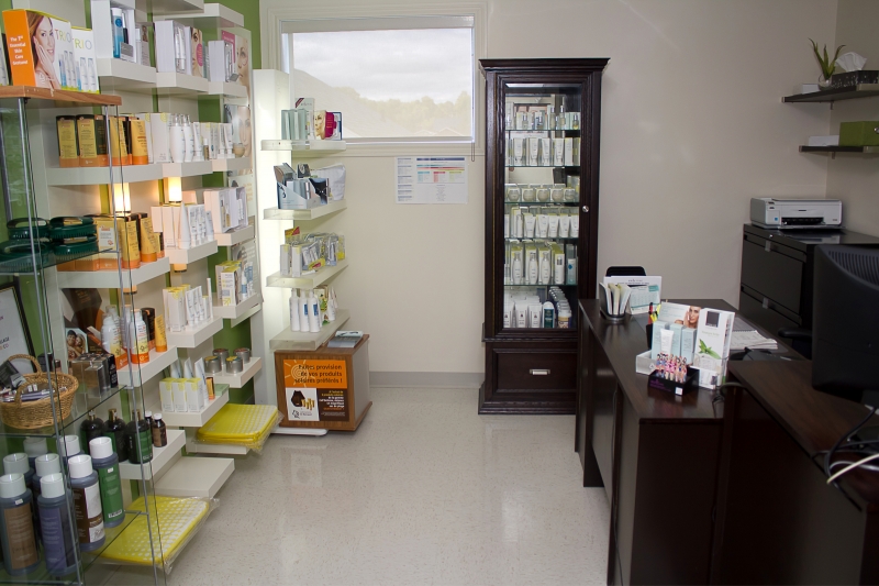 Clinique Esthétique Roselyne | 3244 Boulevard Saint-Jean, Trois-Rivières, QC G9B 2M1, Canada | Phone: (819) 377-9036
