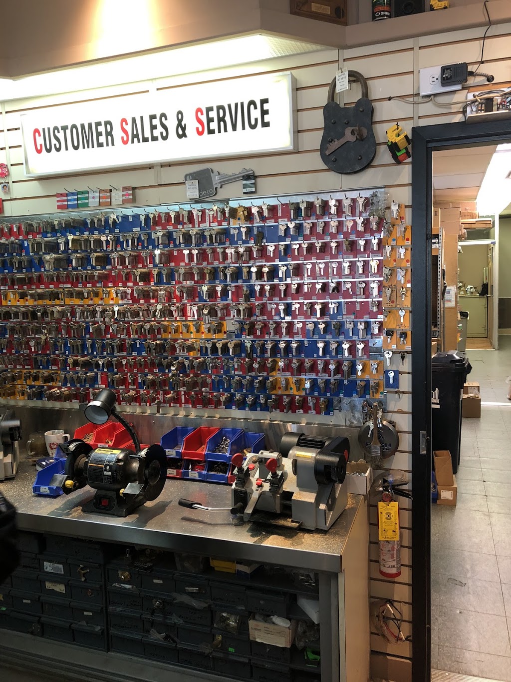 Lock-Up Services Inc - Toronto Locksmith Service | 2977 Lake Shore Blvd W, Etobicoke, ON M8V 1J8, Canada | Phone: (416) 255-3500