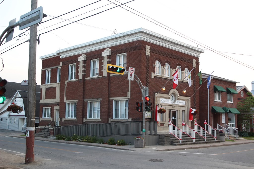 Hôtel de ville Shawville Town Hall | 350 Rue Main, Shawville, QC J0X 2Y0, Canada | Phone: (819) 647-2979