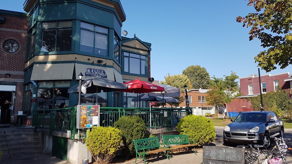 Basile Pizzeria | 74 Rue Sainte-Anne, Sainte-Anne-de-Bellevue, QC H9X 1L9, Canada | Phone: (514) 457-5293