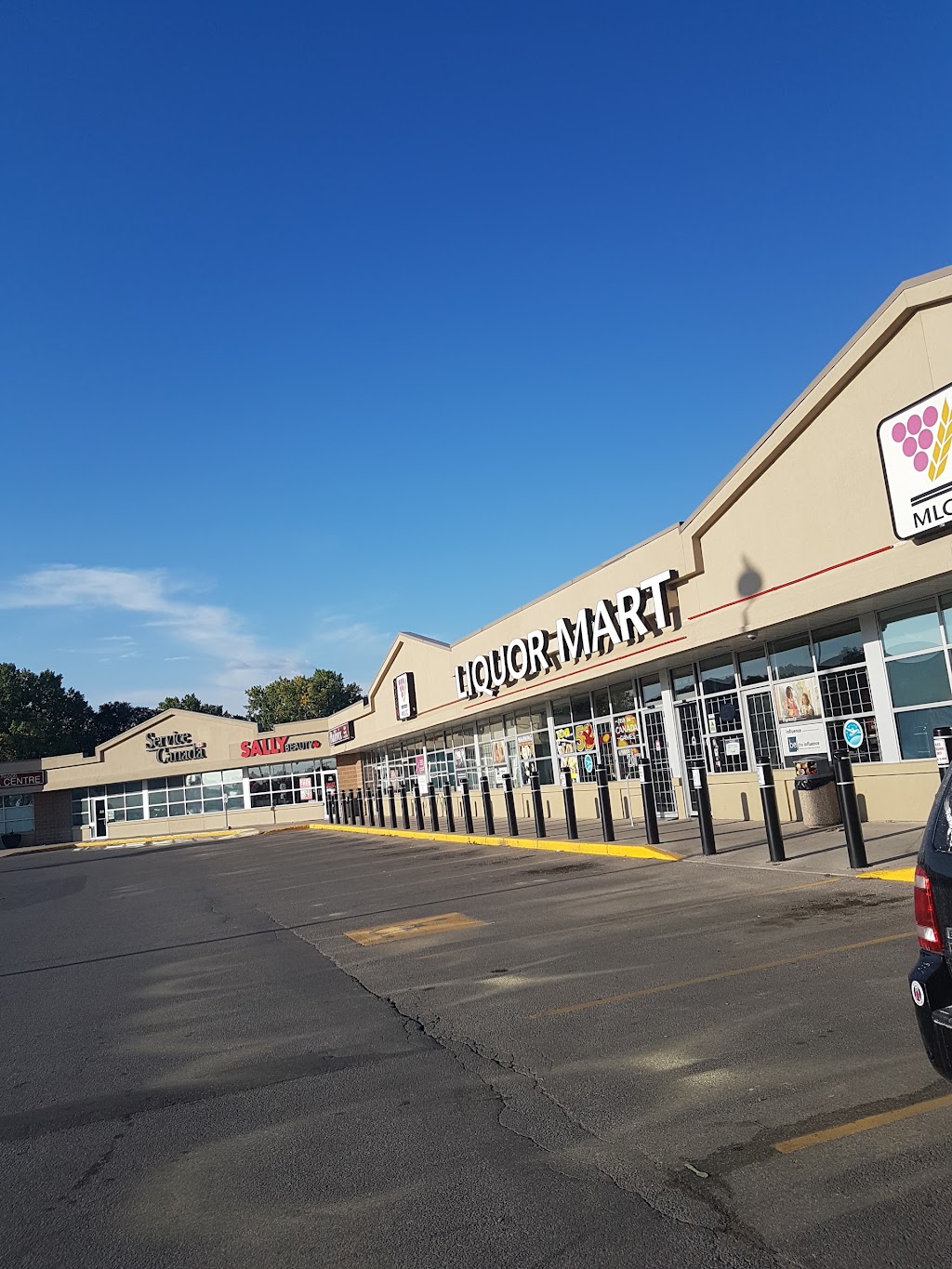 Crestview Liquor Mart | 3393 Portage Ave Unit 170, Winnipeg, MB R3K 2G7, Canada | Phone: (204) 987-4054