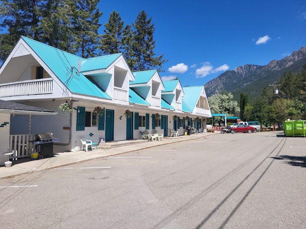 The Orchard (Hostel Private Bunks) | 4999 Highway 93, 1 B 27 Unit, Radium Hot Springs, BC V0A 1M0, Canada | Phone: (250) 347-0011