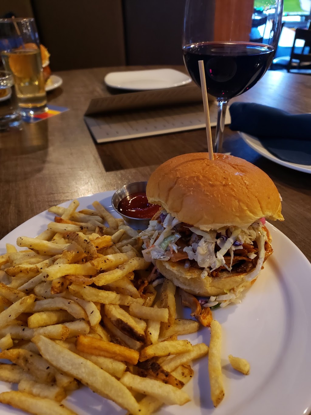 The Waterloo Kitchen and Bar | 3975 17 Ave SW, Calgary, AB T3E 0C3, Canada | Phone: (403) 455-5850