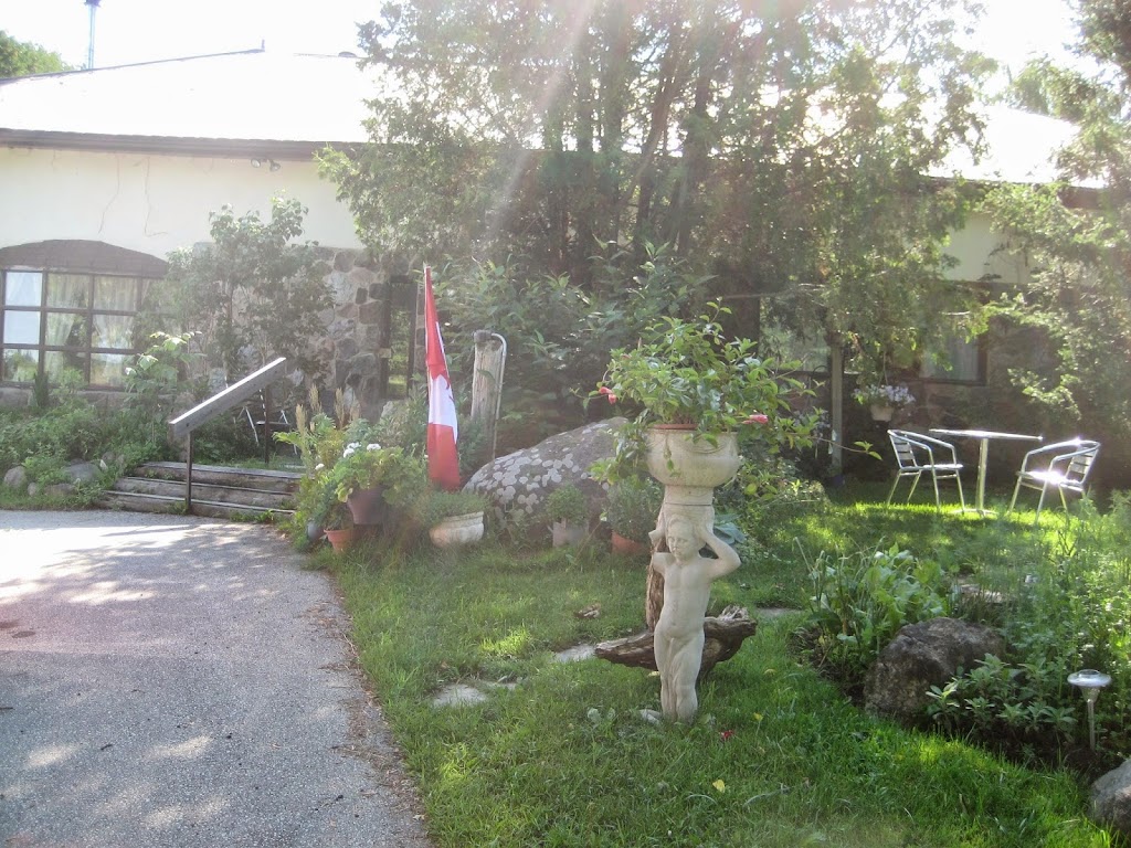 B&C Moses Sunset Country B&B | 398139 10th Con Sydenham RR 6, Owen Sound, ON N4K 5N8, Canada | Phone: (519) 371-4559