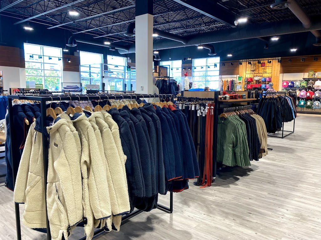 L.L.Bean | Dartmouth Crossing, 174 Hector Gate, Dartmouth, NS B3B 0C6, Canada | Phone: (902) 493-3489