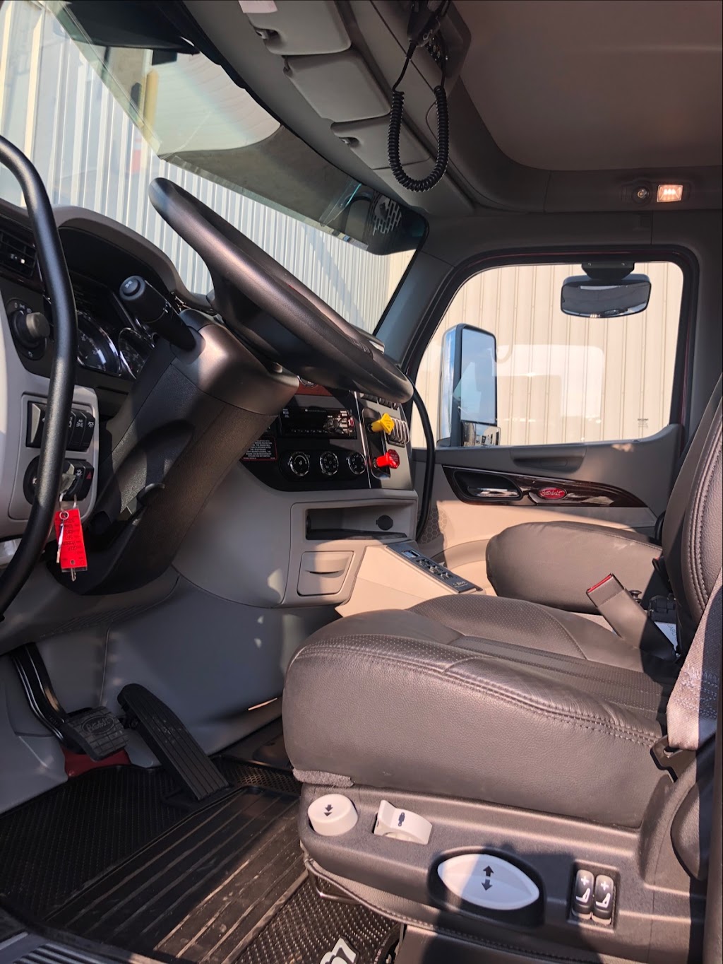 10178446 Canada Inc(Amar Haulage) | 41 Blackbush Dr, Etobicoke, ON M9V 3N8, Canada | Phone: (647) 764-1947