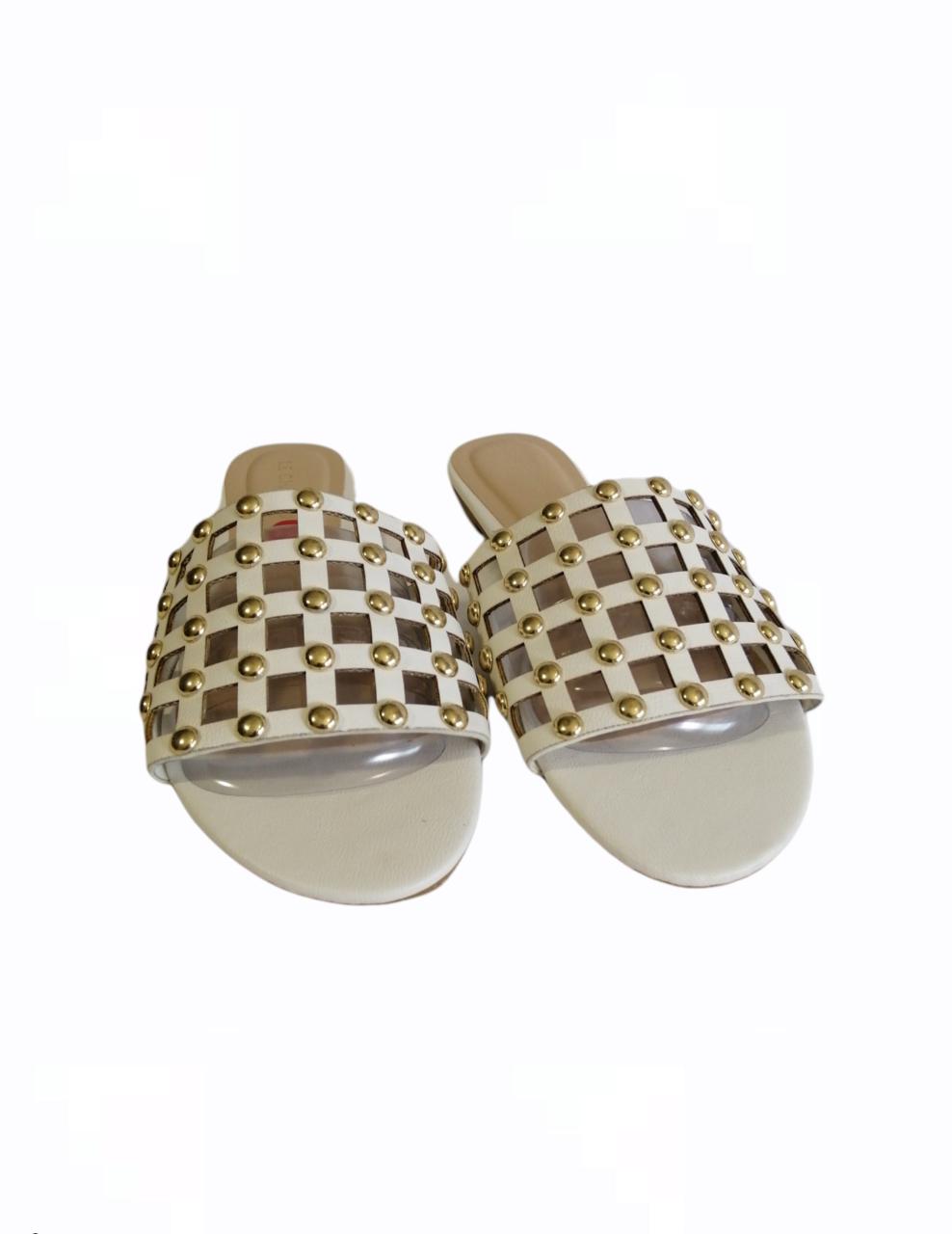 house of shoes | 2850 Rue Quevillon, Saint-Hubert, QC J3Y 5H3, Canada | Phone: (438) 357-4229