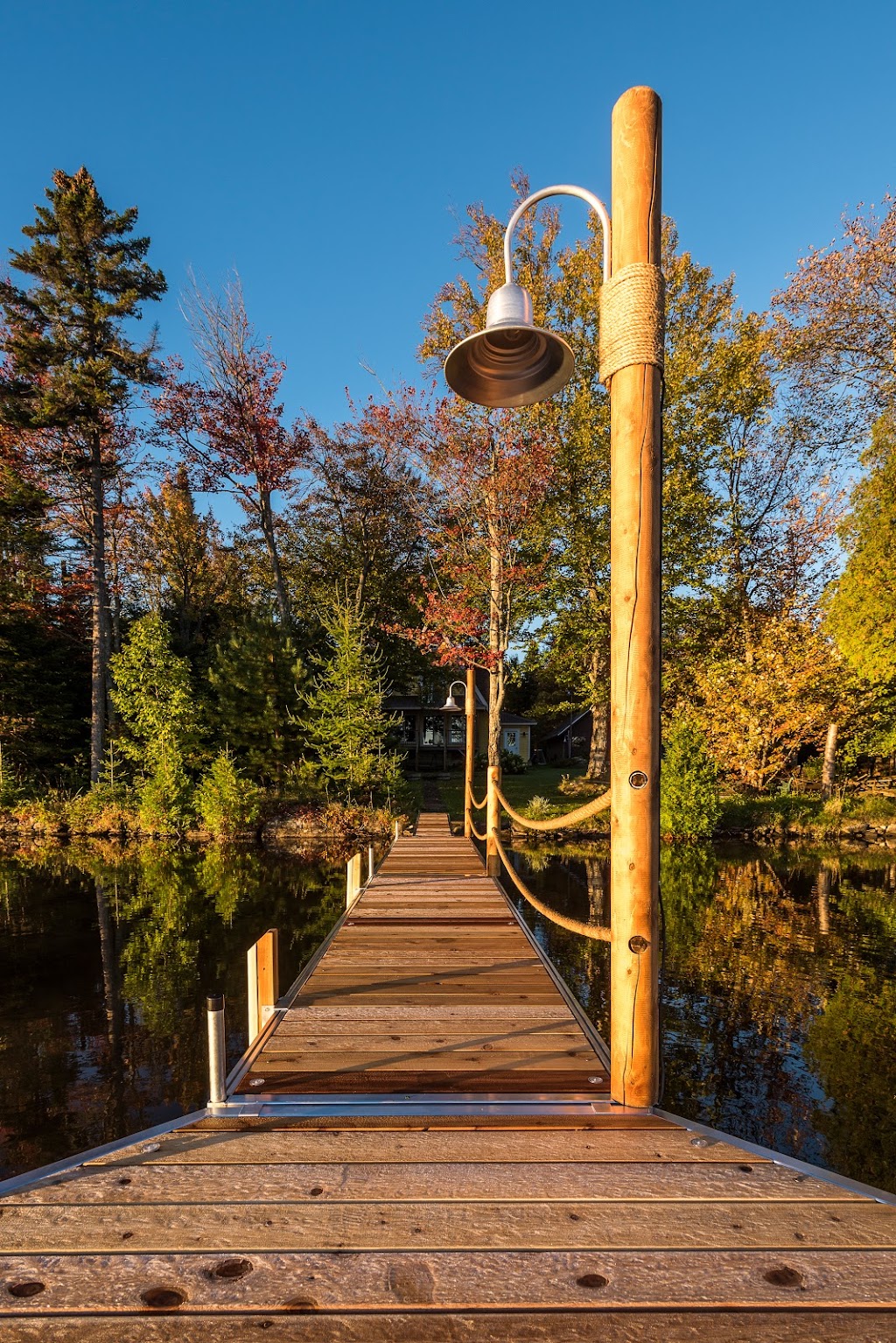 Quais Du Phare | 3965 Rue du Québec-Central, Lac-Mégantic, QC G6B 2C8, Canada | Phone: (819) 583-5451