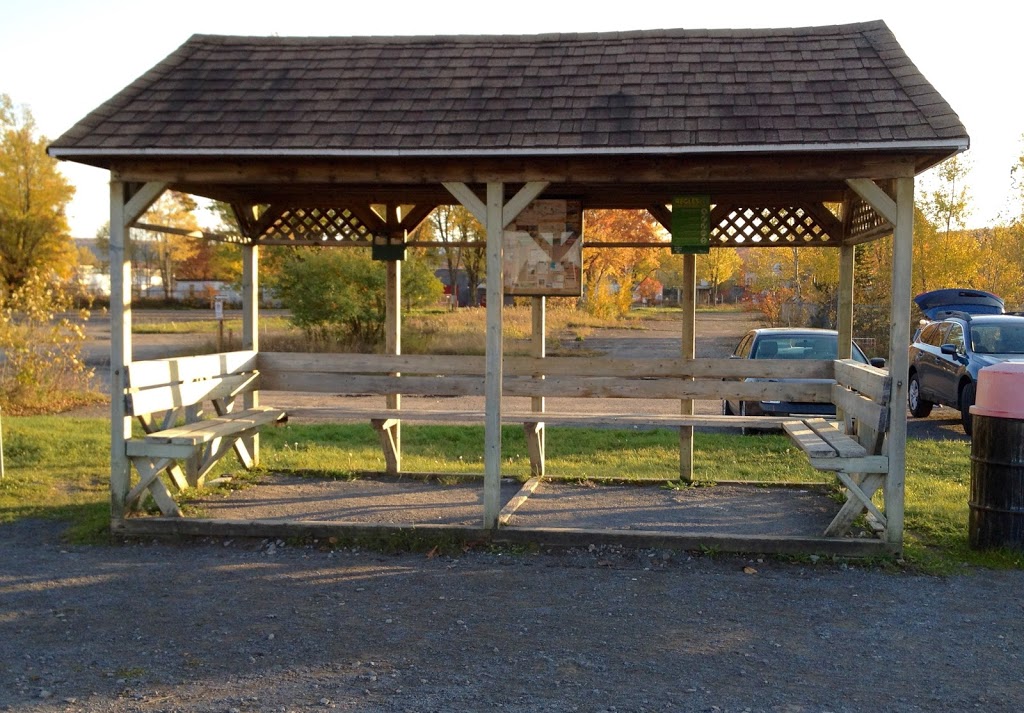 Stationnement Velopiste Jacques-Cartier/Portneuf | Saint-Gabriel-de-Valcartier, QC G0A 4N1, Canada