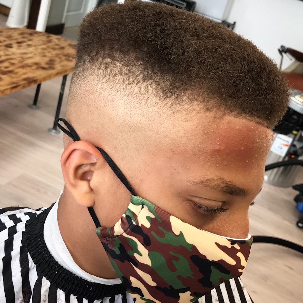 The Queensway Barbershop | hair care | 10 The Queensway S, Keswick, ON L4P 1Y7, Canada | 9055350515 OR +1 905-535-0515