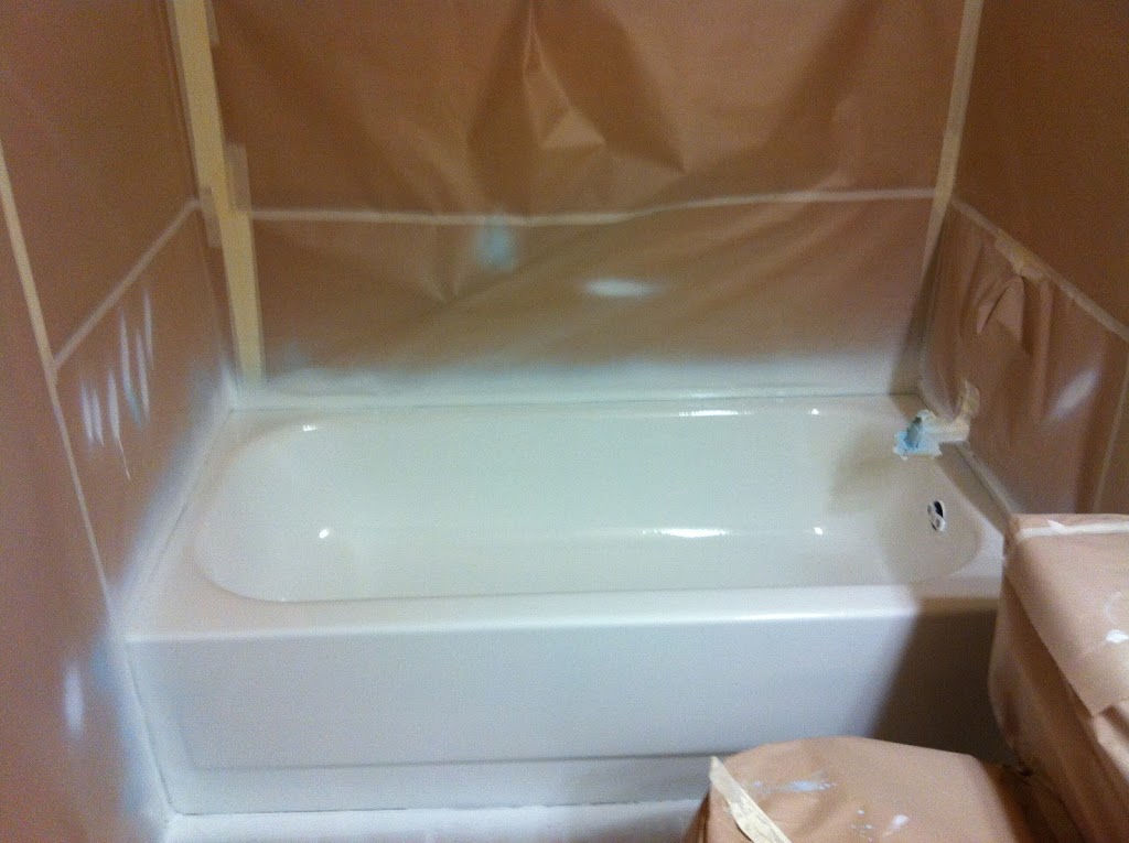 Bathtub Makeover | 144 Pine Dr, Stoney Creek, ON L8G 3B7, Canada | Phone: (905) 541-9232
