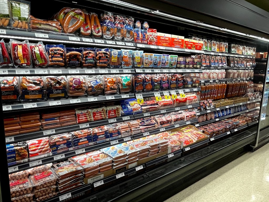 Freshco Pembina | 1319 Pembina Hwy, Winnipeg, MB R3T 2B6, Canada | Phone: (204) 284-3824