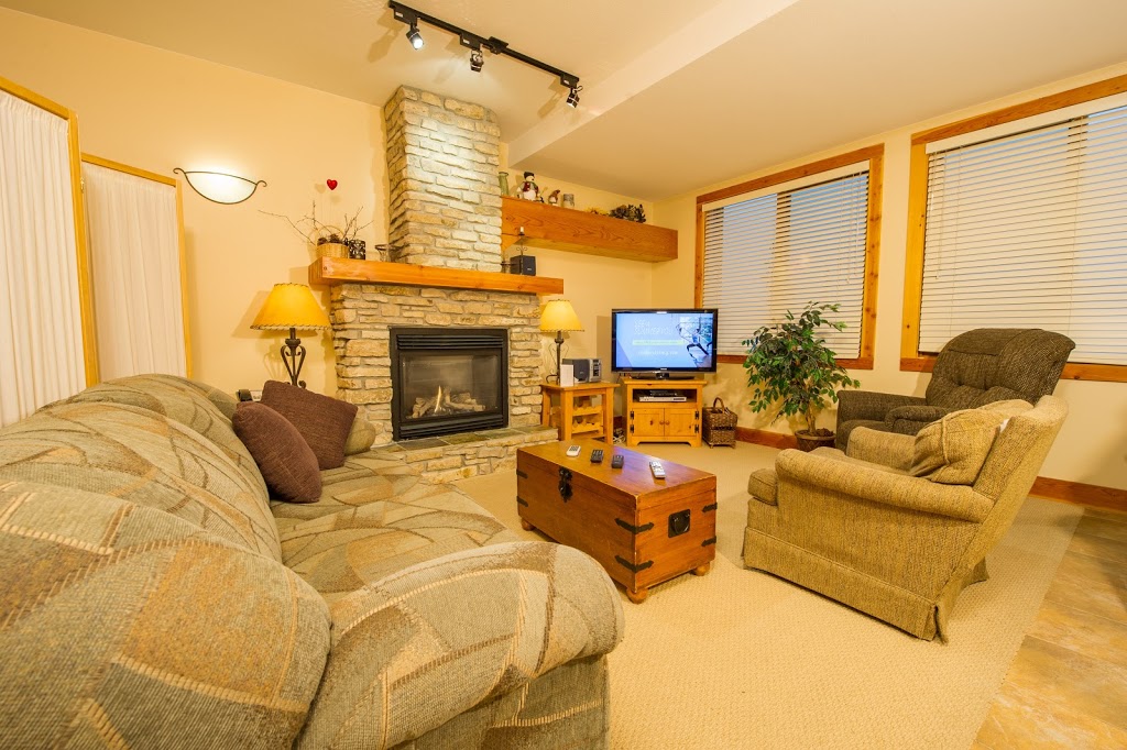 Grizzly Lodge, Big White | 295 Raven Ridge Rd, Kelowna, BC V1P 1P3, Canada | Phone: (250) 765-8888