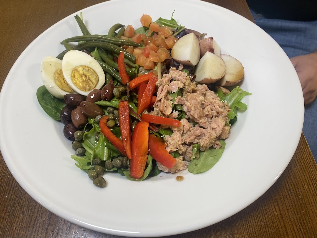 Le Gourmand Bistro | 2901 Lake Shore Blvd W, Etobicoke, ON M8V 1J3, Canada | Phone: (416) 252-2127