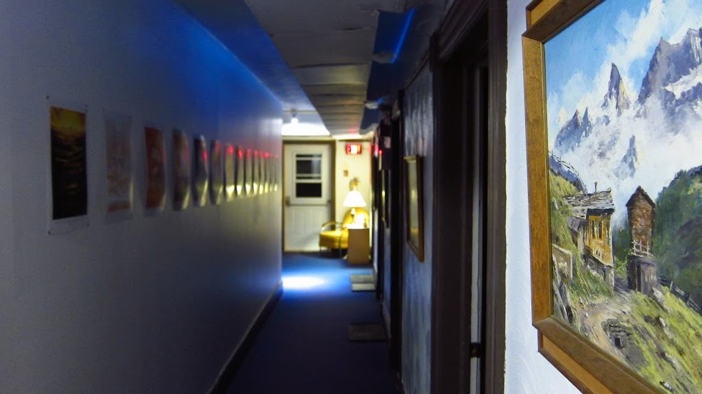 The Arlington Hostel & Pub | 32990 ON-62, Maynooth, ON K0L 2S0, Canada | Phone: (613) 338-2080