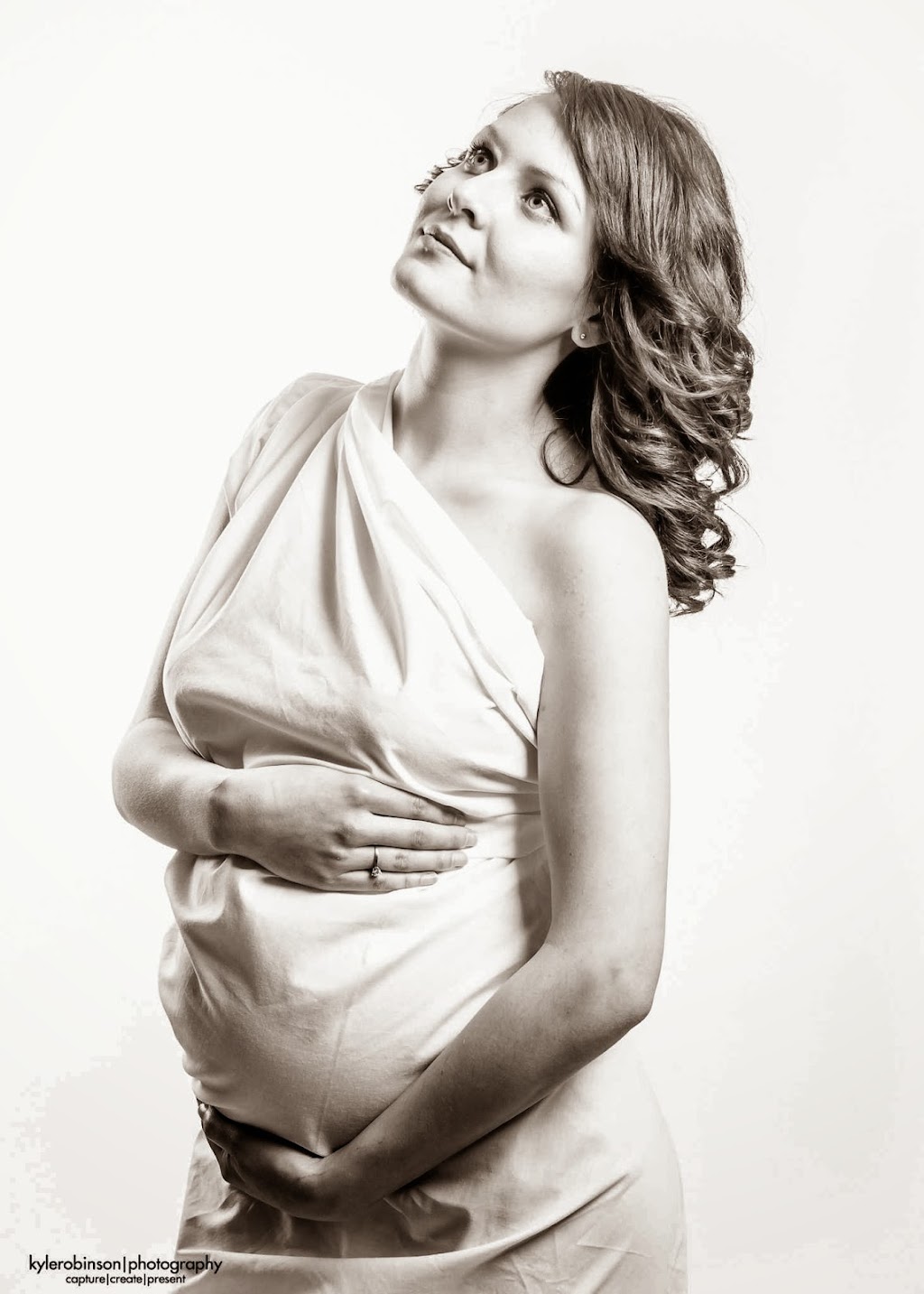 Kyle Robinson Photography | 2563 Crystalview Dr, Victoria, BC V9B 6M8, Canada | Phone: (250) 661-3611
