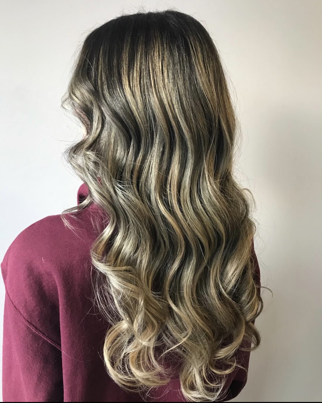 Lox Hair Lounge Inc | 1439 Upper Ottawa St #9, Hamilton, ON L8W 3J6, Canada | Phone: (905) 645-0555