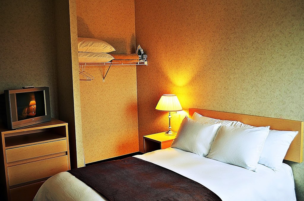 Residence & Conference Centre - Ottawa Downtown | 150 Hazel St, Ottawa, ON K1S 5T8, Canada | Phone: (613) 236-3131