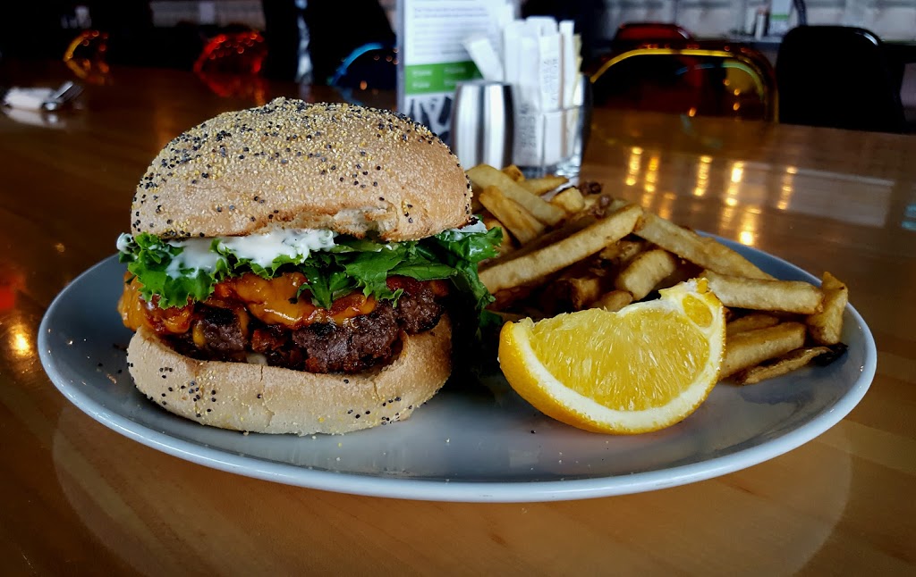 Chez Victor | 2600 Avenue du Bourg-Royal, Québec, QC G1C 5S7, Canada | Phone: (418) 661-2510