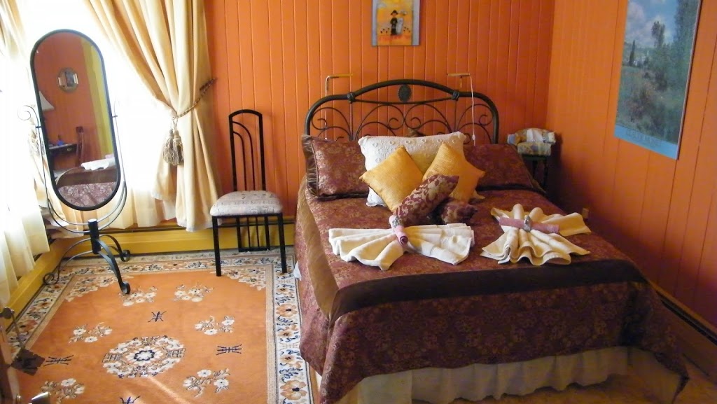 Gite La Bastide | 19 Rue Principale E, Berthier-sur-Mer, QC G0R 1E0, Canada | Phone: (418) 259-7617