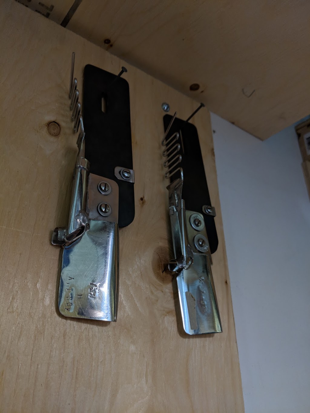 B&J Sewing Attachments | 15448 Rue Hazelnut, Pierrefonds, QC H9H 4C5, Canada | Phone: (514) 793-4035