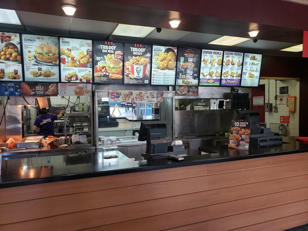 KFC | 7161 Goreway Dr, Mississauga, ON L4T 2T5, Canada | Phone: (905) 677-3813