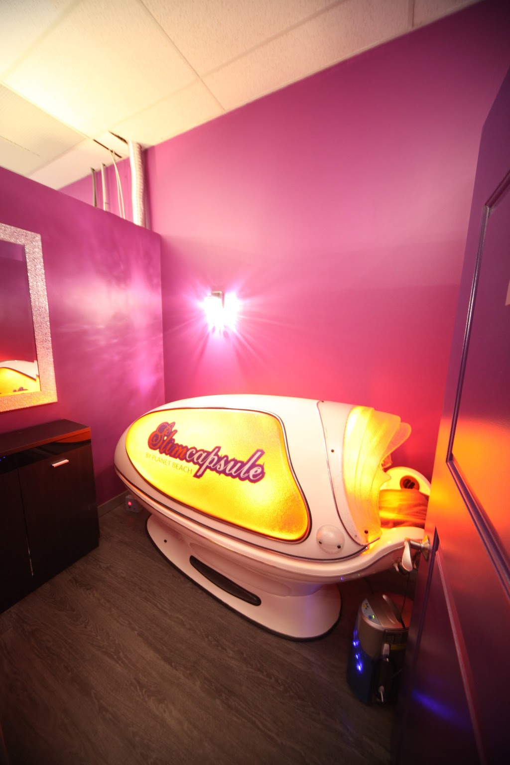 Planet Beach Spray & Spa Gateway | 3414 Gateway Blvd NW, Edmonton, AB T6J 6R5, Canada | Phone: (780) 450-9864