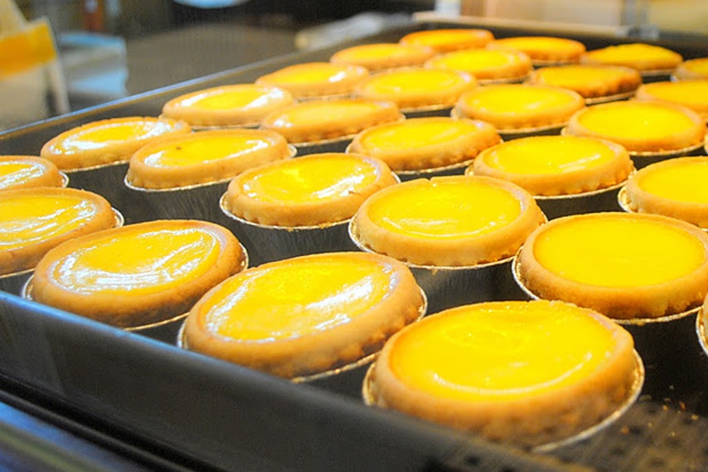 Luau Pâtisserie | 802 Bd de Sainte-Adèle, Sainte-Adèle, QC J8B 2N1, Canada | Phone: (450) 745-4828
