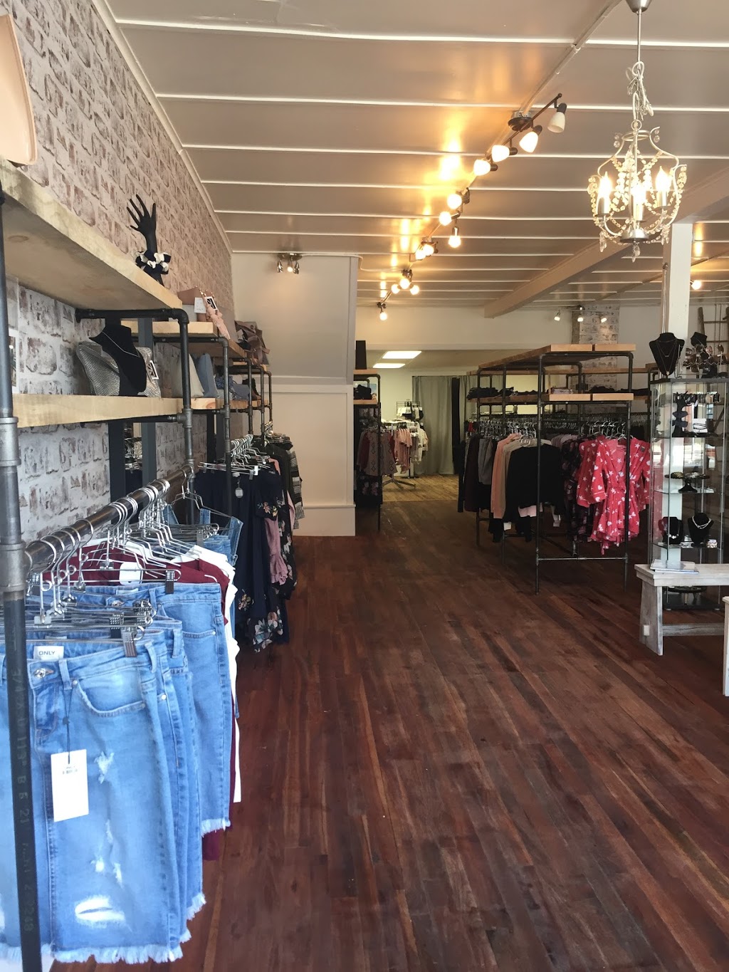 On Trend | 43 Main St W, Norwich, ON N0J 1P0, Canada | Phone: (519) 777-4011