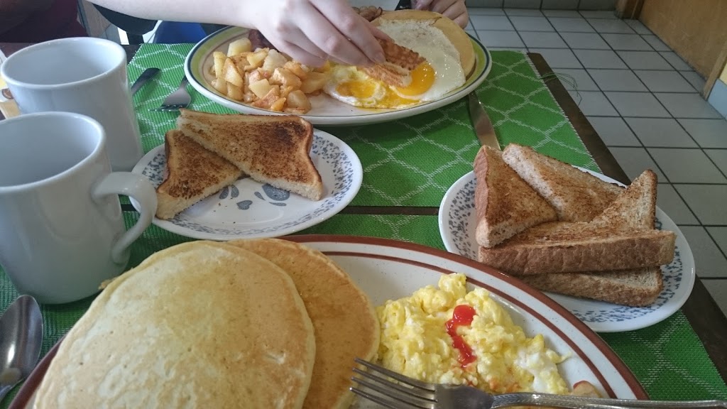 Dapps Restaurant | 282 Dundas St E, Trenton, ON K8V 1M2, Canada | Phone: (613) 965-6414